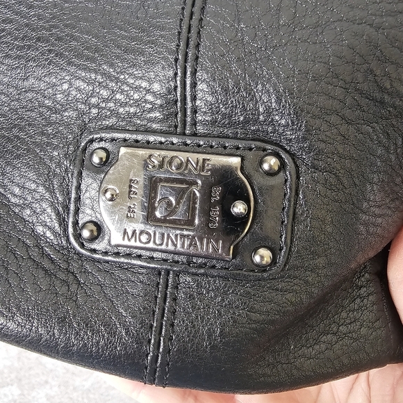 Stone Mountain Black Leather Purse Shoulder Strap Logo Medium Pockets Zip Snap - Picture 3 of 7